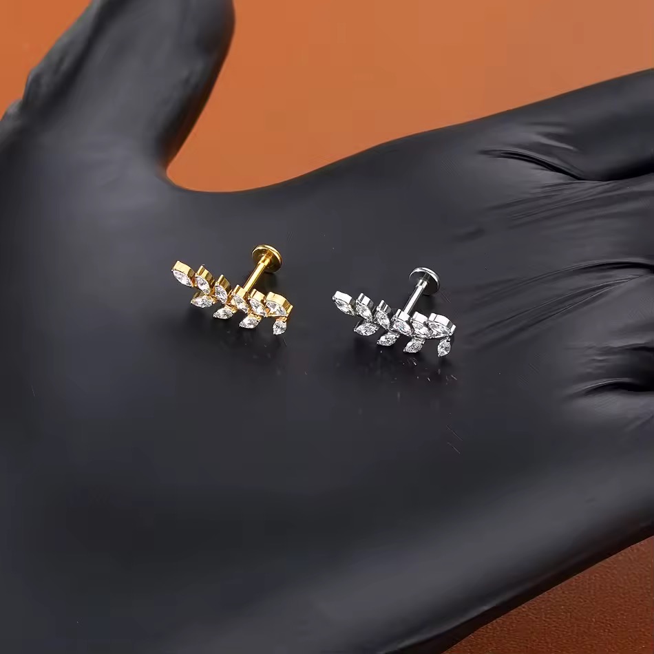 Piercing Feuille Élégante - Acier Inoxydable Doré & Argenté