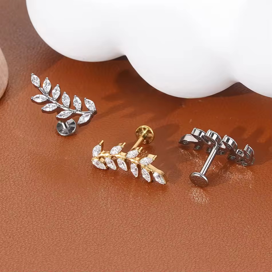 Piercing Feuille Élégante - Acier Inoxydable Doré & Argenté